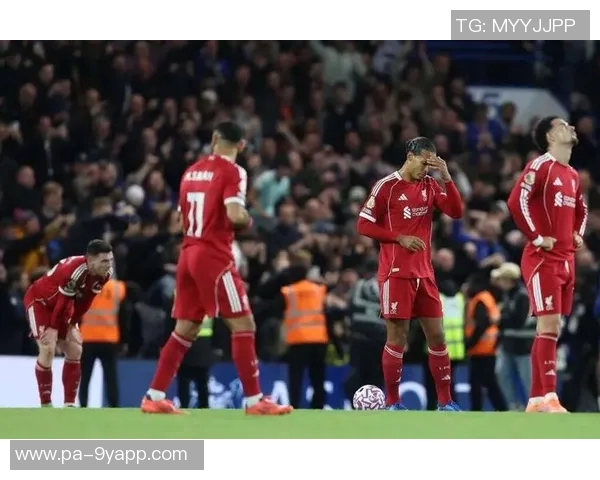 风暴天气致利物浦球迷前往斯坦福桥遭遇阻碍和延误 风暴天气致利物浦球迷前往斯坦福桥遭遇阻碍和延误